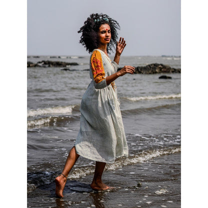 PRATHAA Grey Baadal Dress