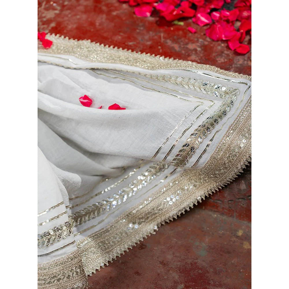 PRATHAA White Saundh Saree with Unstitched Blouse