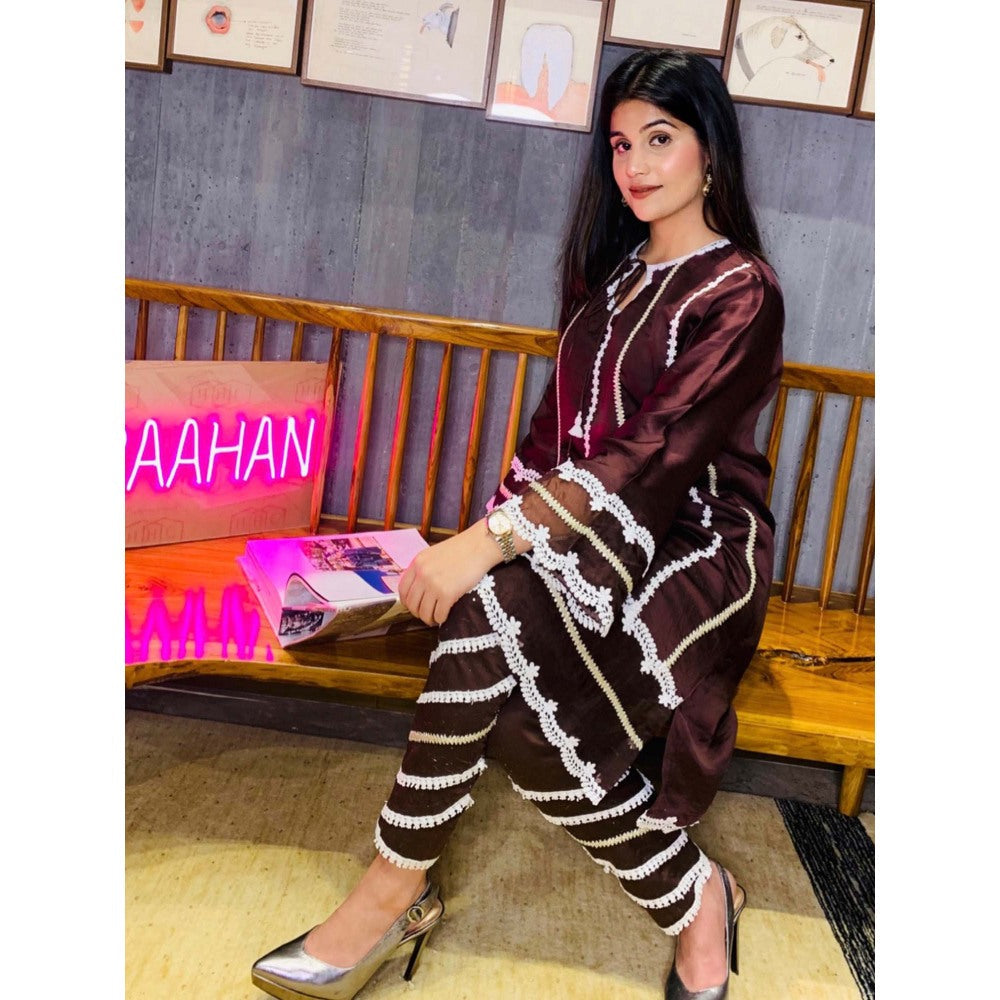 Pairaahan Bruin Kurta (Set of 2)