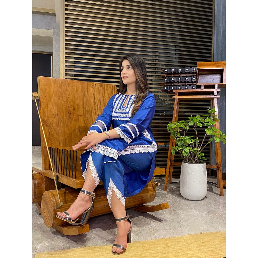 Pairaahan Alva Kurta Salwar (Set of 3)