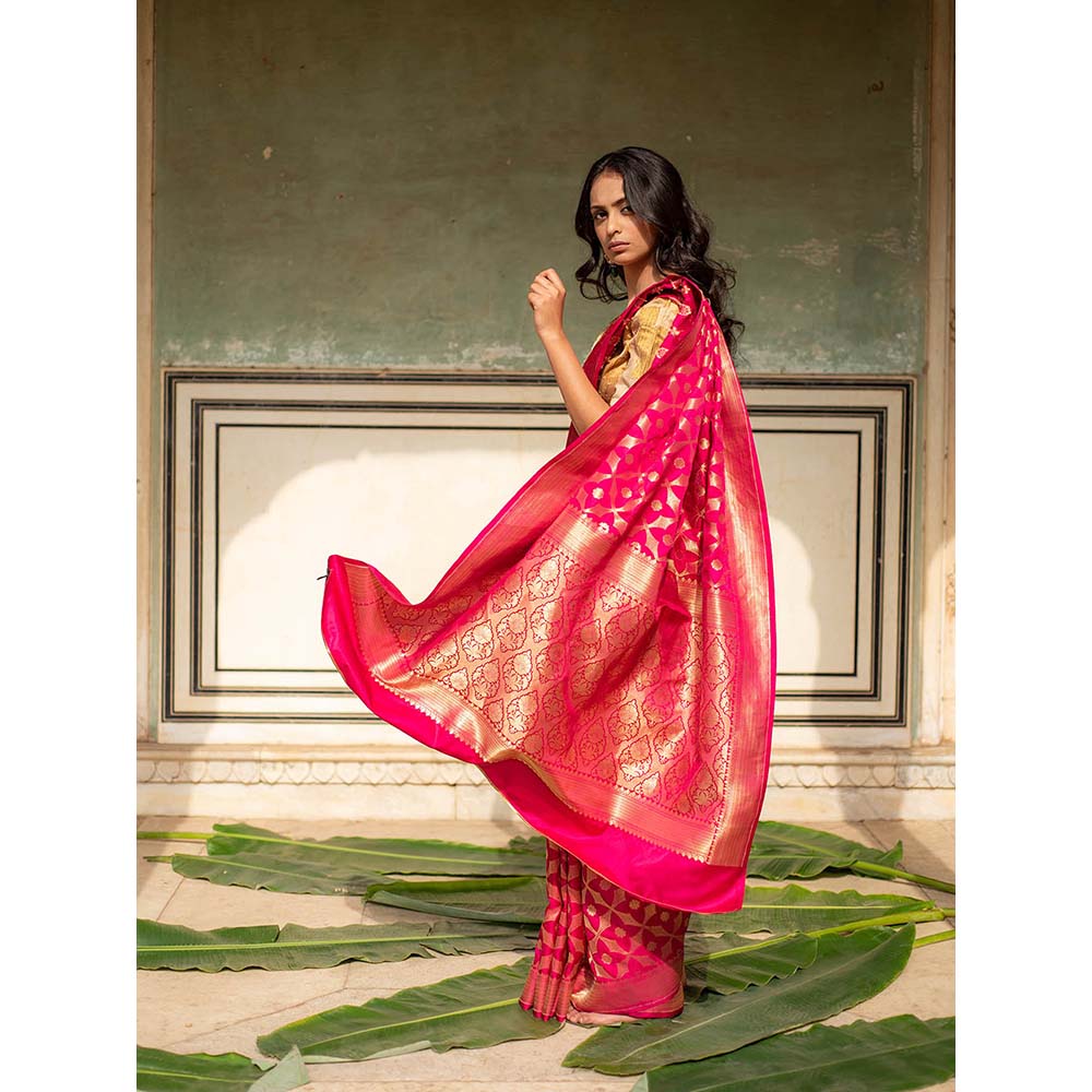 PRIYANKA RAAJIV Falisha - Banarasi Saree with Floral and Geometrical Design with Unstitched Blouse