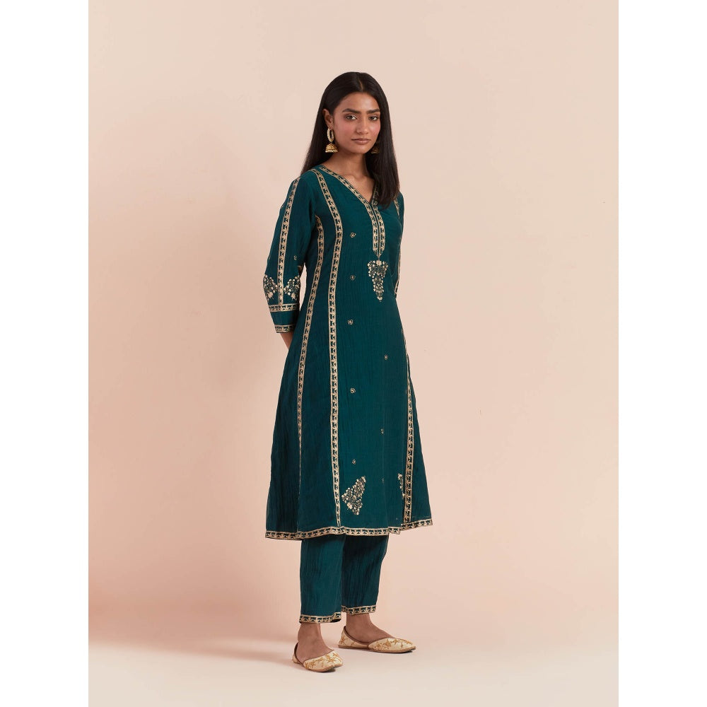 Priya Chaudhary Green Soft Chanderi Kurta with Pants and Dupatta (Set of 3)
