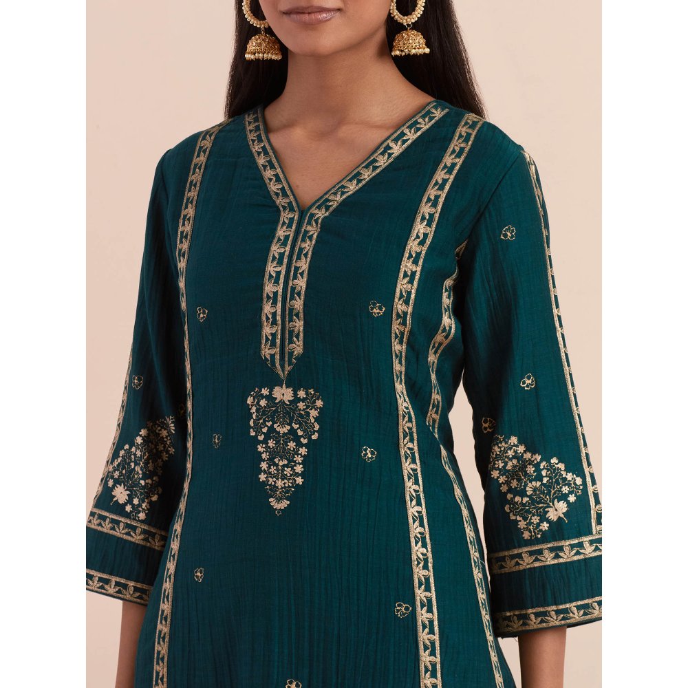 Priya Chaudhary Green Soft Chanderi Kurta with Pants and Dupatta (Set of 3)