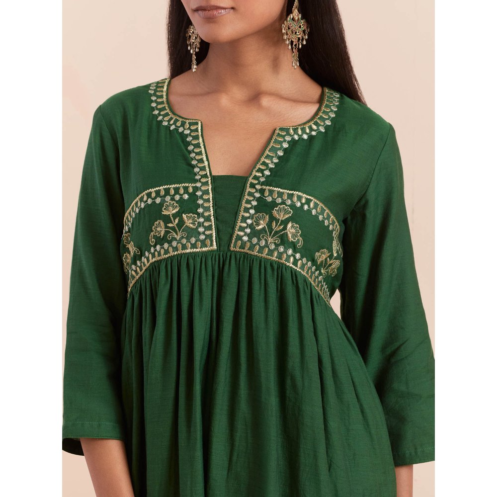 Priya Chaudhary Green Anarkali Kurta with Pant (Set of 2)