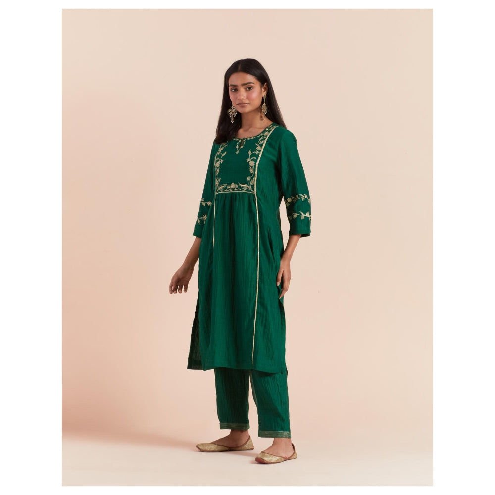 Priya Chaudhary Green Embroidered Kurta with Pant (Set of 2)