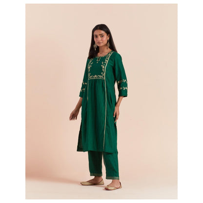 Priya Chaudhary Green Embroidered Kurta with Pant (Set of 2)