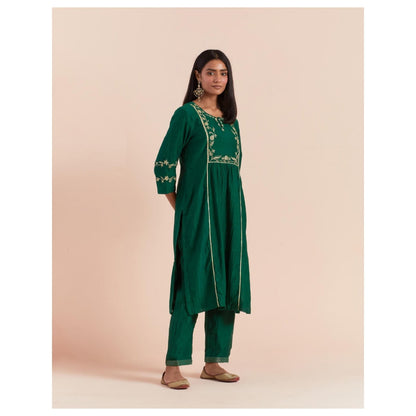 Priya Chaudhary Green Embroidered Kurta with Pant (Set of 2)