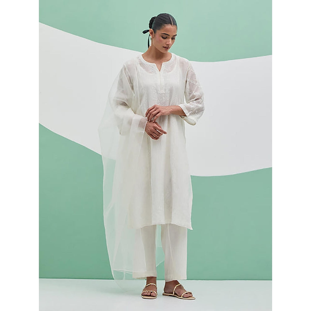 Priya Chaudhary White Chanderi Organza Kurta With Pant And Dupatta