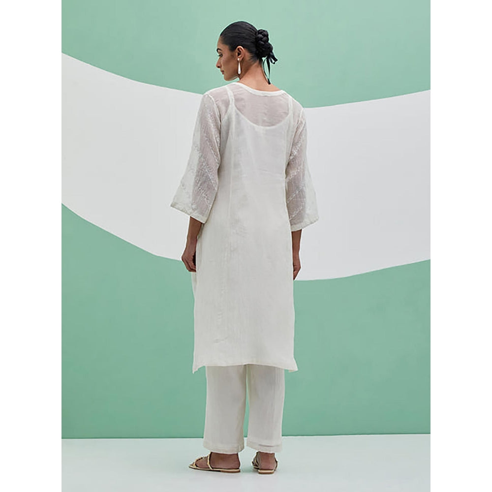 Priya Chaudhary White Chanderi Organza Kurta With Pant And Dupatta