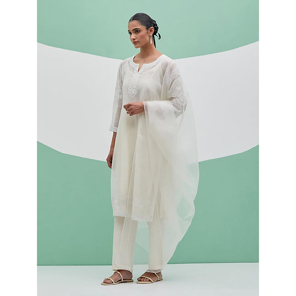 Priya Chaudhary White Chanderi Organza Kurta With Pant And Dupatta