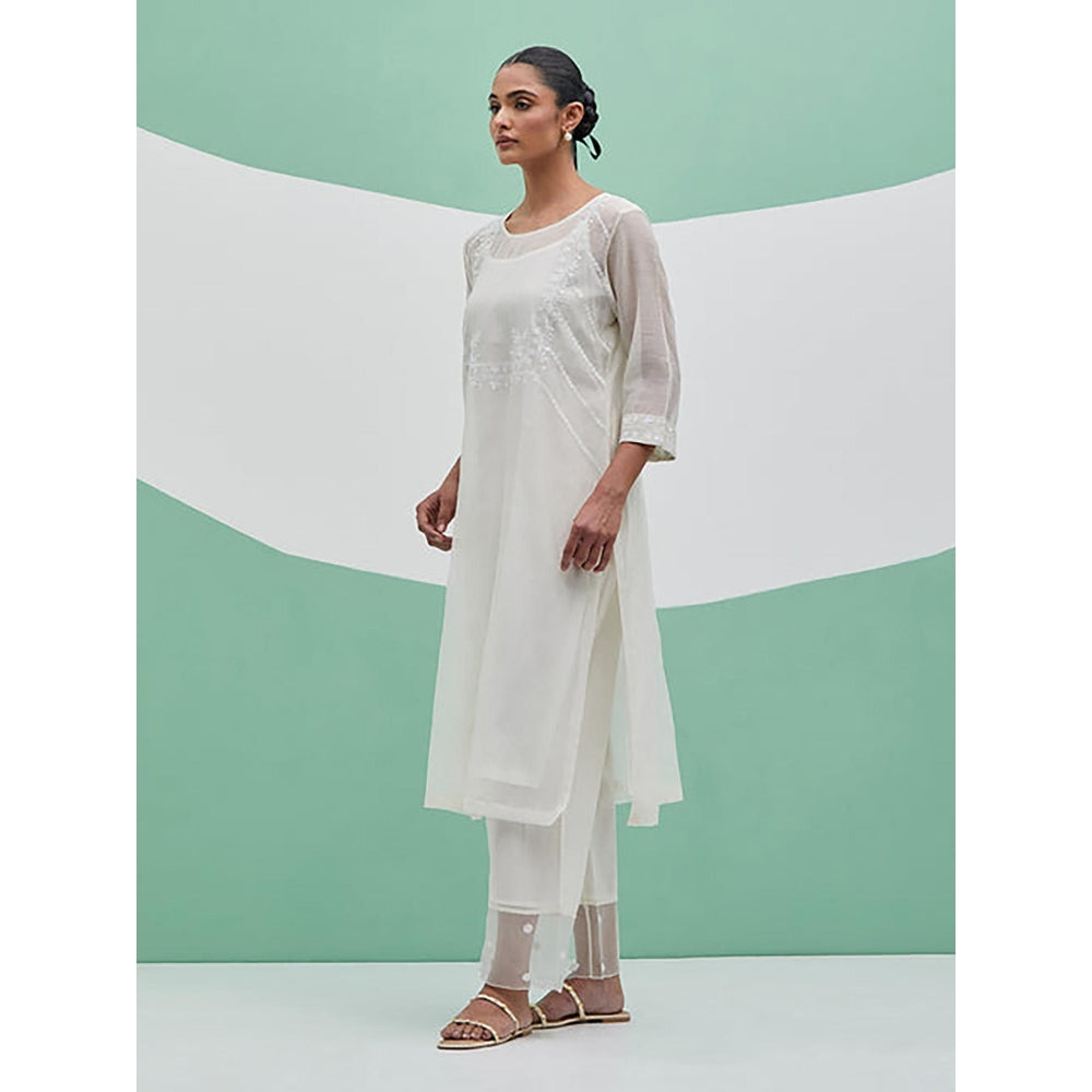 Priya Chaudhary White Chanderi Organza Kurta With Pant And Dupatta