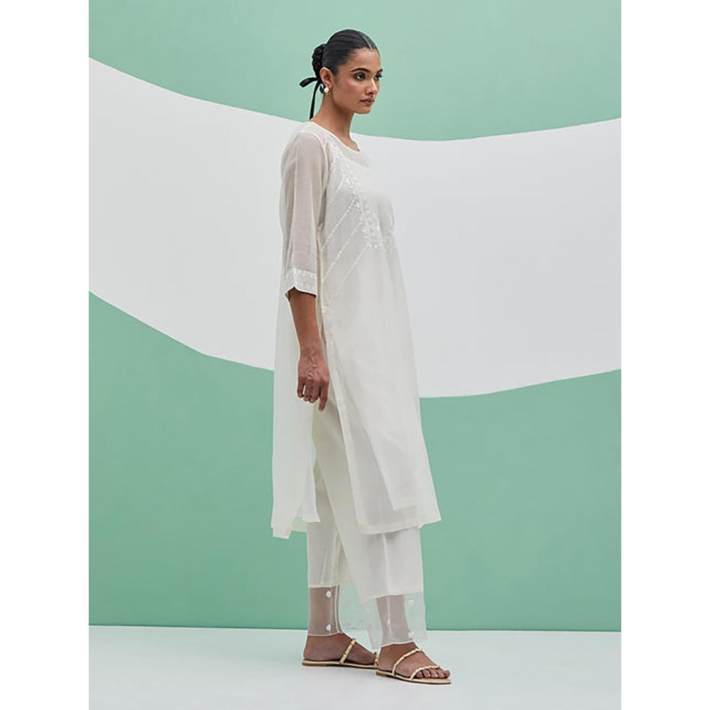 Priya Chaudhary White Chanderi Organza Kurta With Pant And Dupatta