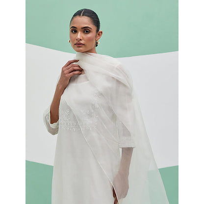 Priya Chaudhary White Chanderi Organza Kurta With Pant And Dupatta