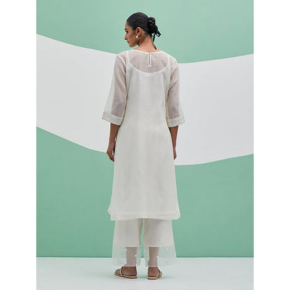 Priya Chaudhary White Chanderi Organza Kurta With Pant And Dupatta