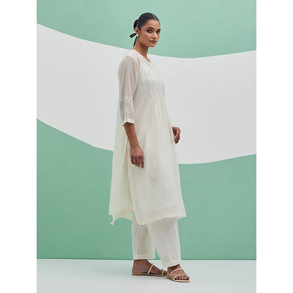 Priya Chaudhary White Chanderi Organza Kurta With Pant And Dupatta