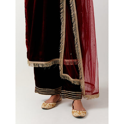 Priya Chaudhary Red Silk Velvet Kurta With Pant And Net Dupatta