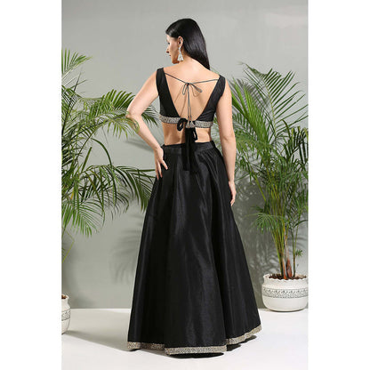 PRITI SAHNI DESIGNS Black Raw Silk Lehenga with Blouse and Dupatta (Set of 3)