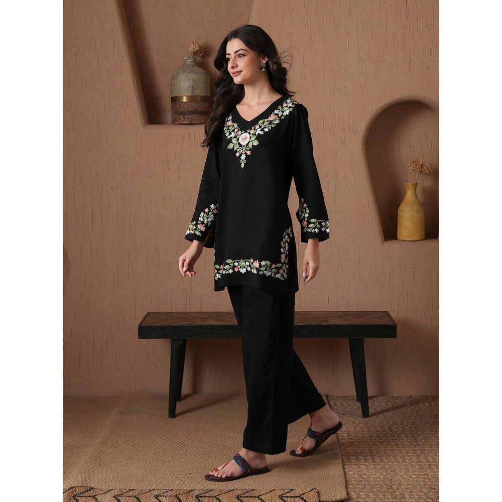 Qazmi Kashmiri Aari Work Viscose Rayon V-Neck Full Sleeves CoOrd Set