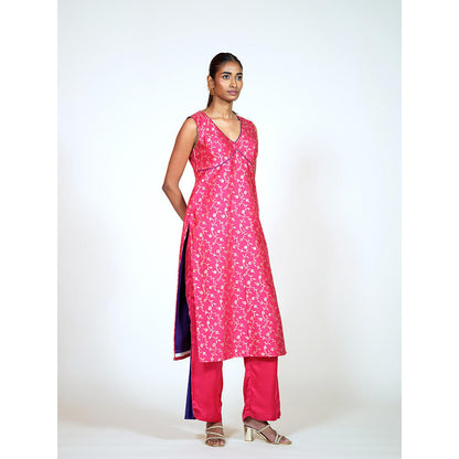 RAAG SUTRA Rani Banarasi Brocade Kurta with Pant and Dupatta (Set of 3)