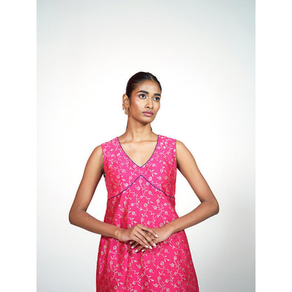 RAAG SUTRA Rani Banarasi Brocade Kurta with Pant and Dupatta (Set of 3)