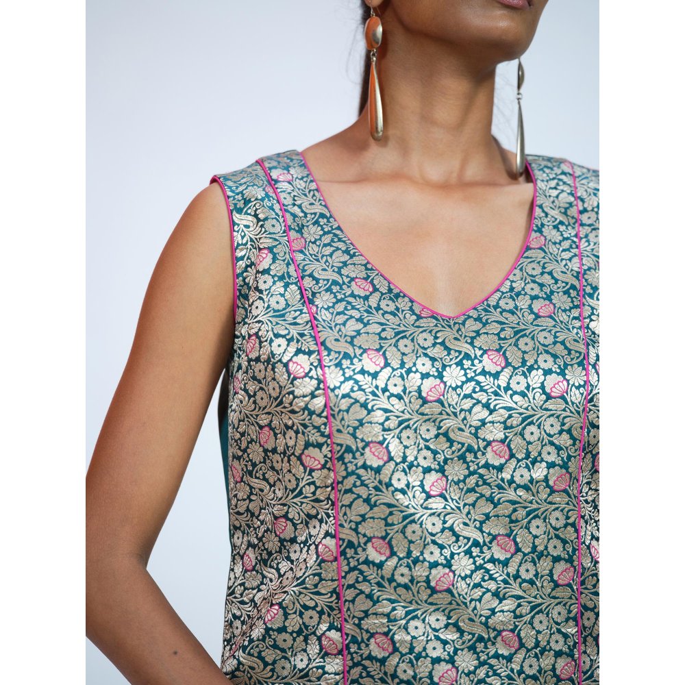 RAAG SUTRA Green Rani Banarasi Brocade Kurta with Pant (Set of 2)