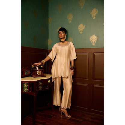 REETI ARNEJA Pink Blush Aura Kurta with Pant (Set of 2)