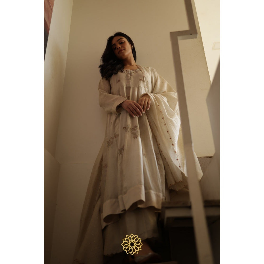 Rhua India Nitya White Straight Kurta with Palazzo and Dupatta (Set of 3)