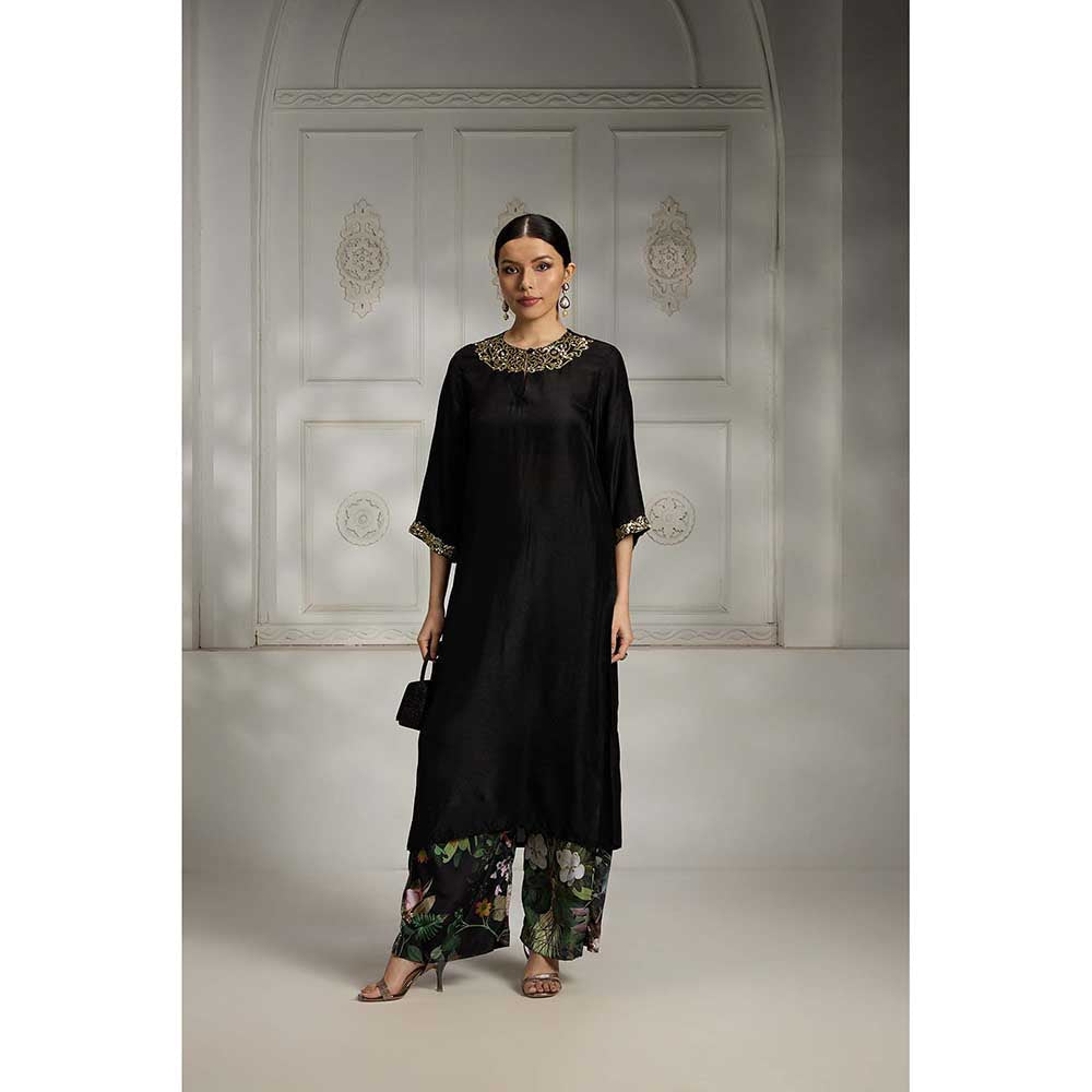 Rivaar by Rocky Star Black Neckline Embellished Kurta
