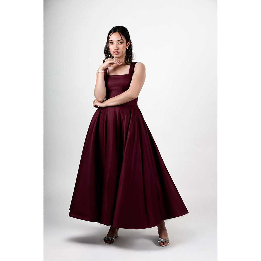 ROSA DAME Henira Maroon Structured Flared Gown With Lace - Up Back - Wine