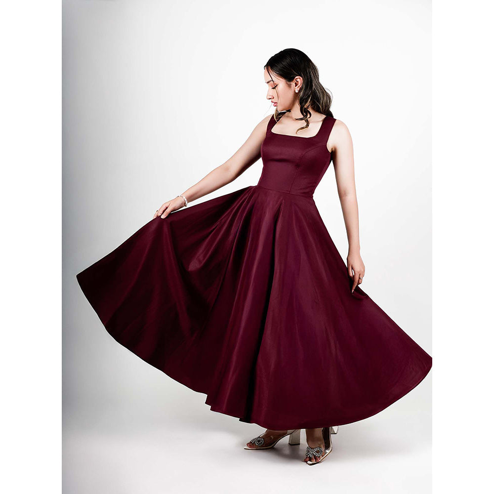 ROSA DAME Henira Maroon Structured Flared Gown With Lace - Up Back - Wine