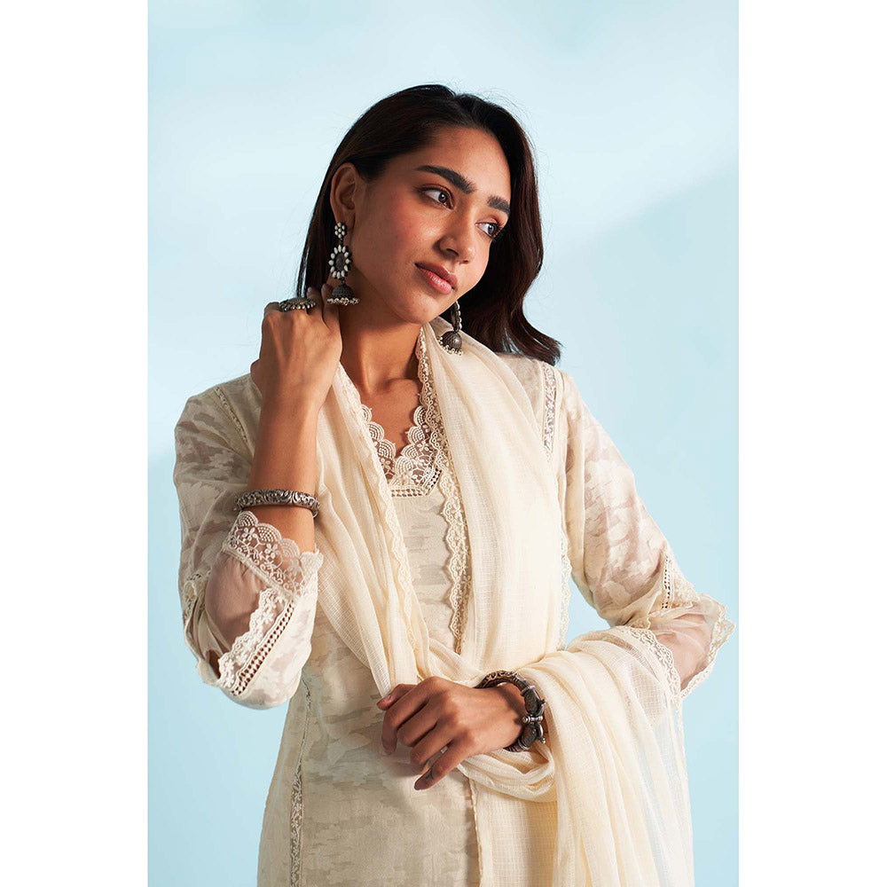 Roze Zaira Off White Kurta with Pant and Dupatta (Set of 3)