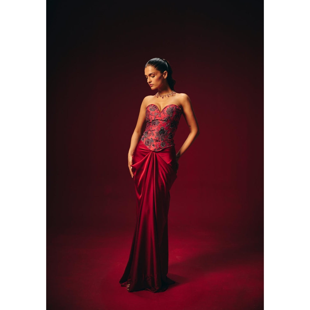 Roze Zyra Red Solid Maxi Skirt