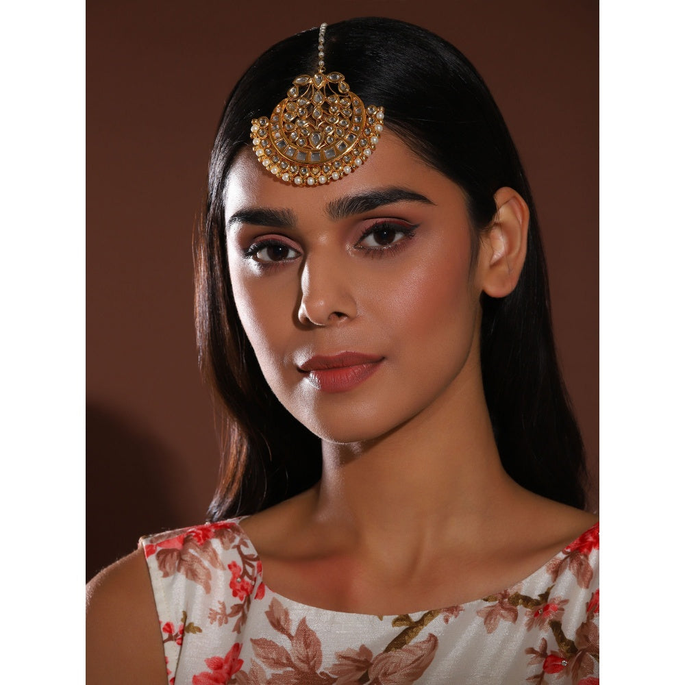 Ruby Raang Studio Oversized Kundan Maang Tikka With Pearl String