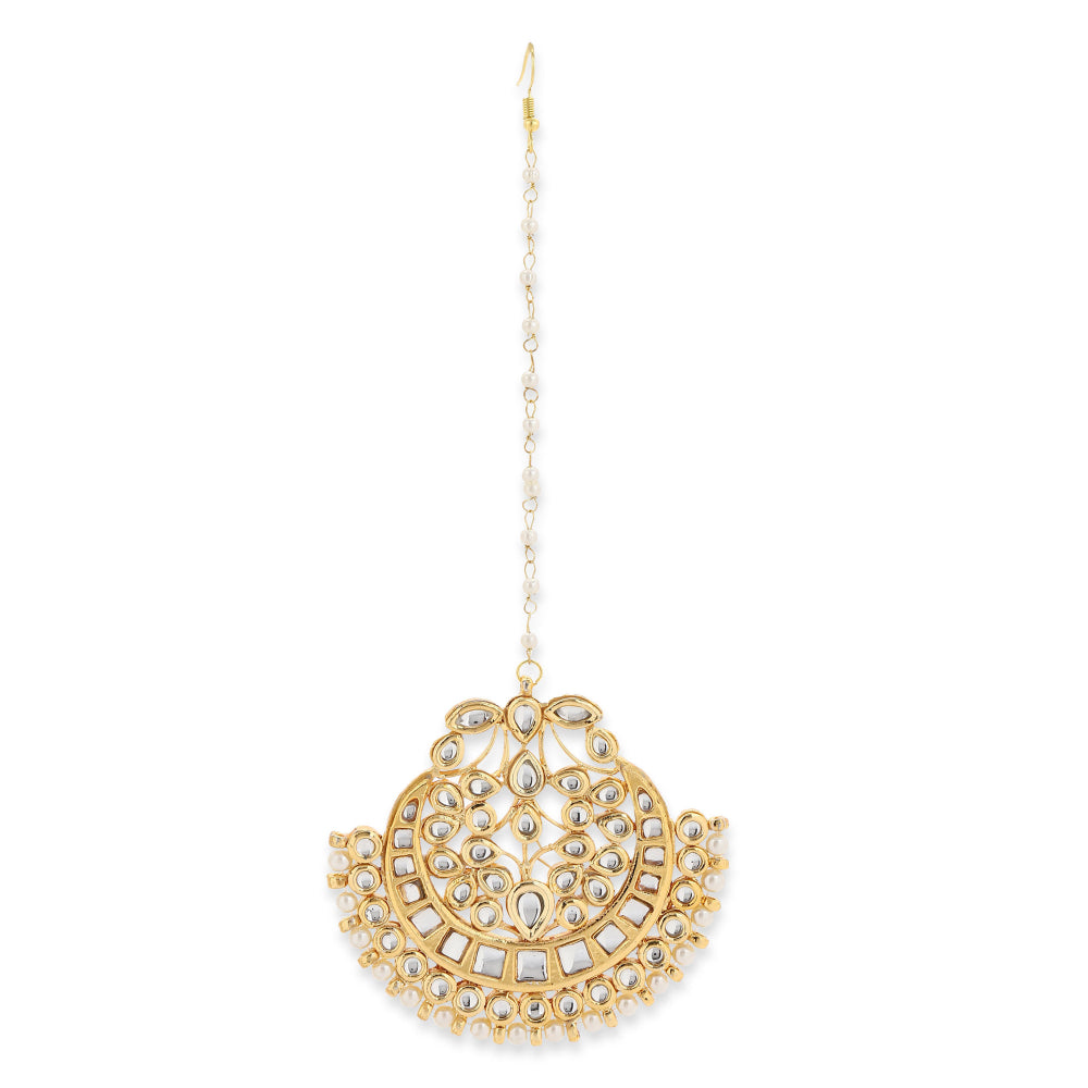 Ruby Raang Studio Oversized Kundan Maang Tikka With Pearl String