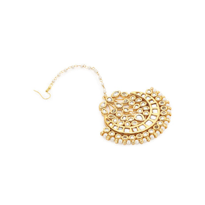 Ruby Raang Studio Oversized Kundan Maang Tikka With Pearl String