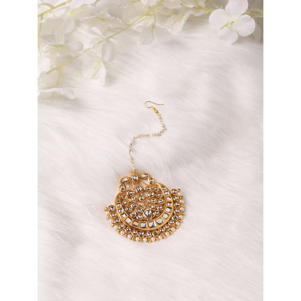 Ruby Raang Studio Oversized Kundan Maang Tikka With Pearl String