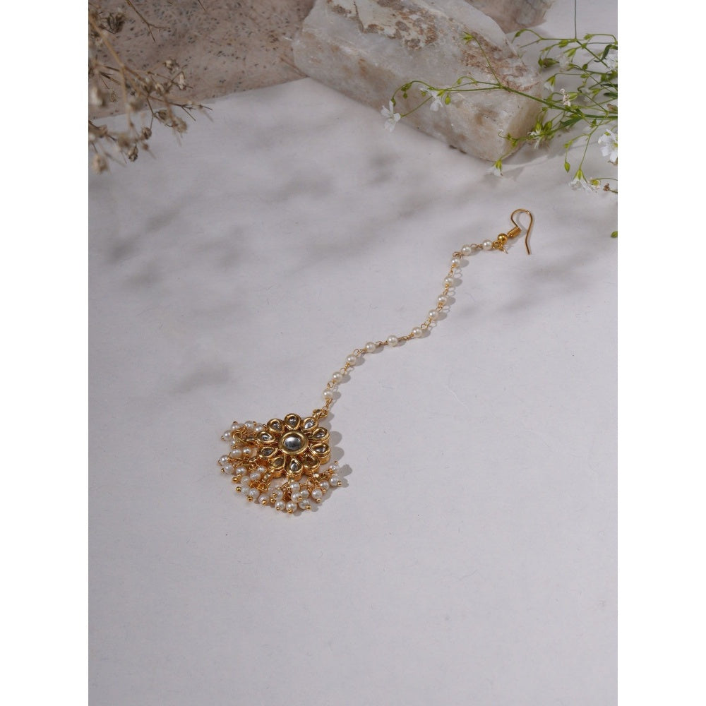 Ruby Raang Studio Kundan Pearl Maang Tikka