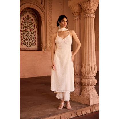 Saanjh by Lea Shimaz Ivory Sleeveless Kurta with Pant and Dupatta