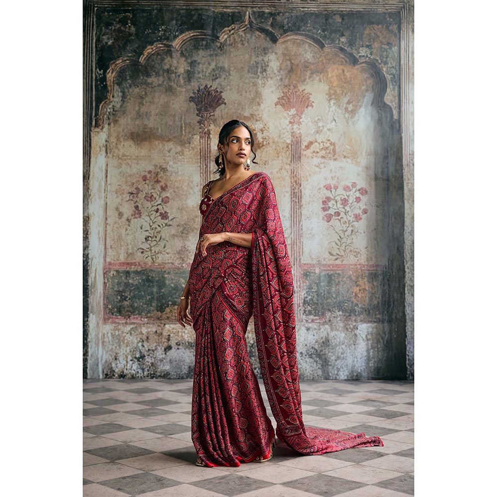 Saanjh by Lea Womens Printed Maroon Pre-Draped Saree with Stitched Blouse
