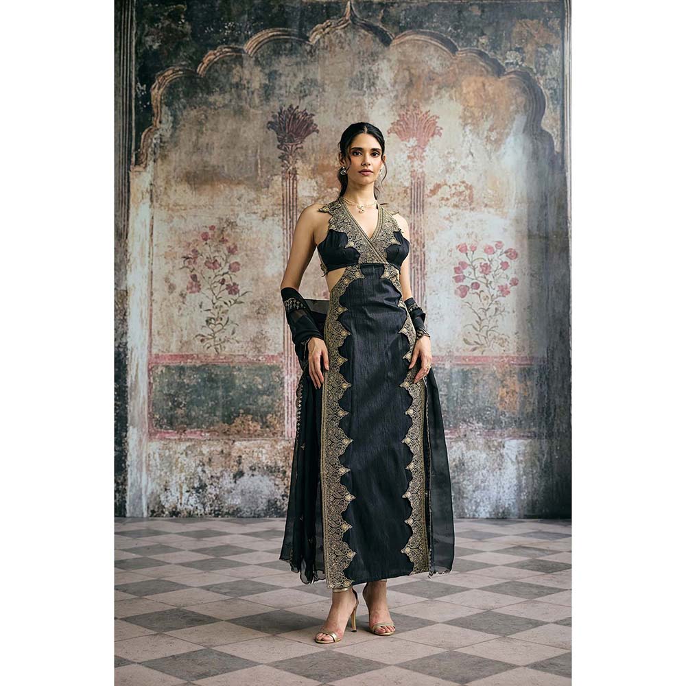 Saanjh by Lea Kaia Black Silk Embroidered Kurta With Pant And Dupatta