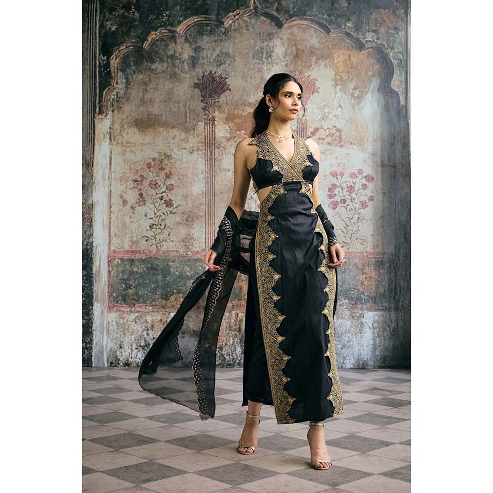 Saanjh by Lea Kaia Black Silk Embroidered Kurta With Pant And Dupatta