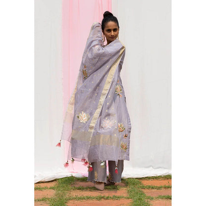 Saatvikei Lotus - Light Grey Kurta with Pant and Dupatta (Set of 3)