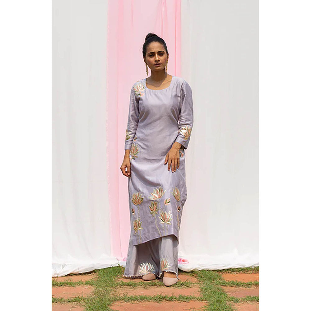 Saatvikei Lotus - Light Grey Kurta with Pant and Dupatta (Set of 3)