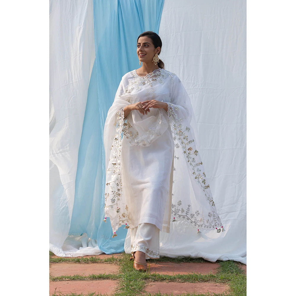 Saatvikei Rajshree - Ivory Kurta with Palazzo and Dupatta (Set of 3)