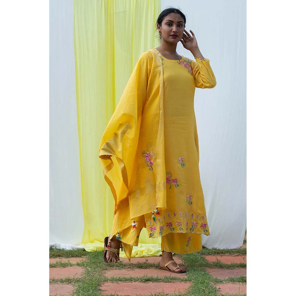 Saatvikei Titli - Yellow Kurta with Palazzo and Dupatta (Set of 3)
