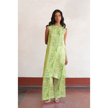 Saksham & Neharicka Green Siya Kurta with Pant (Set of 2)