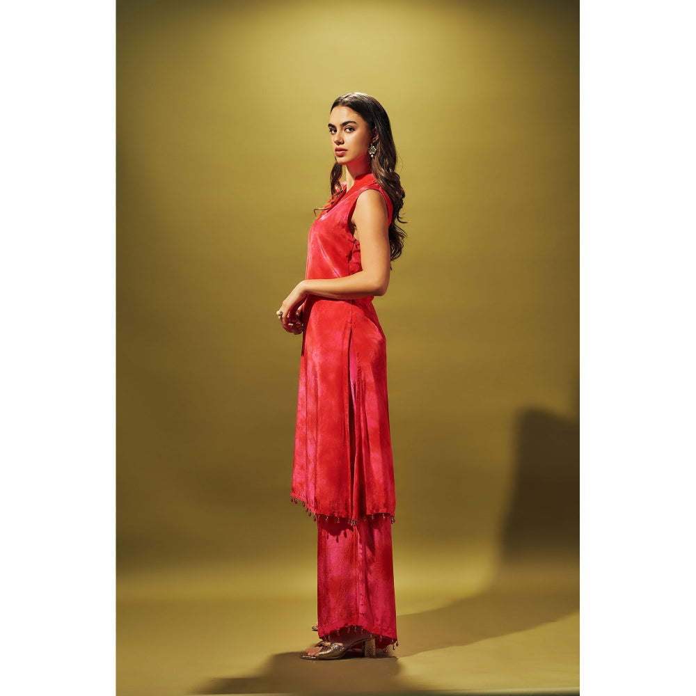 SAMMOHI BY MOKSHA & HIRAL Pink Tie And Dye Kurta Paired Up With Palazzo (Set of 2)