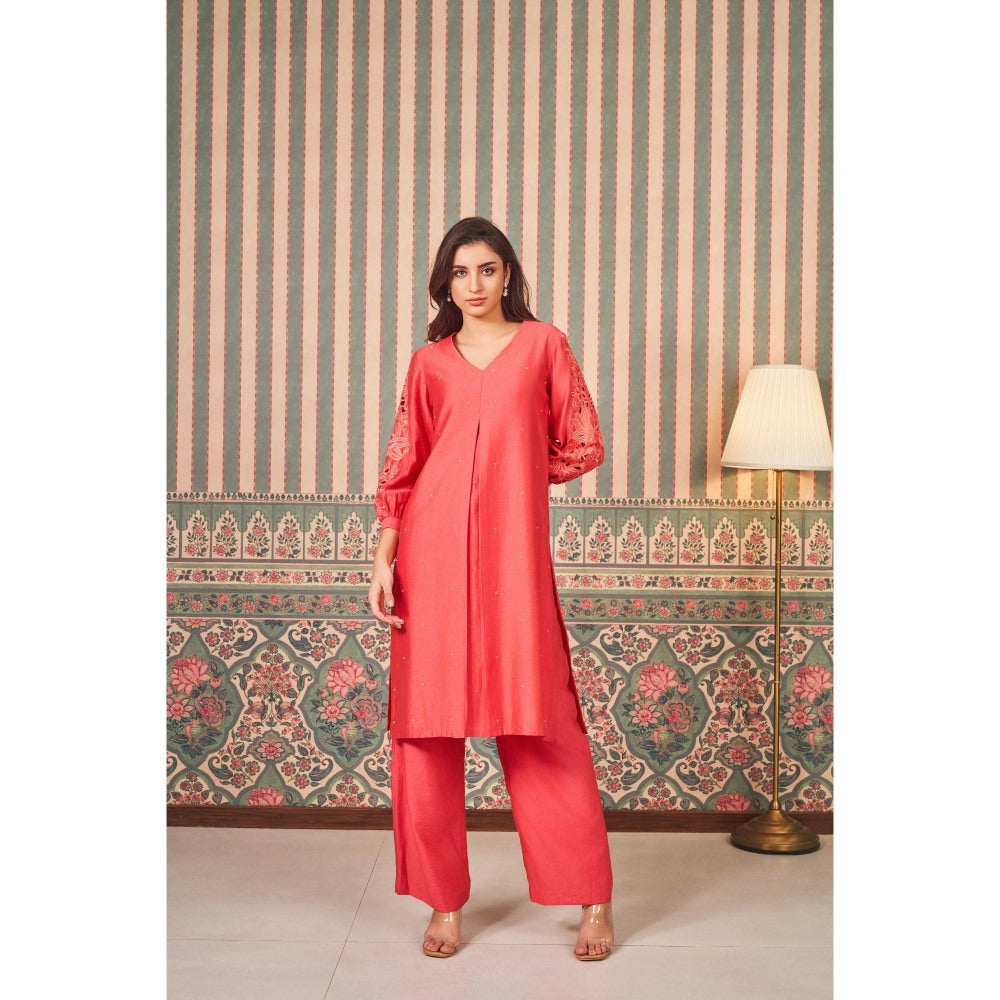 SAMMOHI BY MOKSHA & HIRAL Coral Cut Work Embroidered Kurta with Pant (Set of 2)