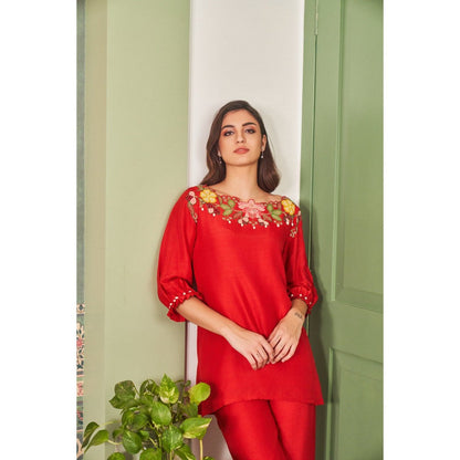 SAMMOHI BY MOKSHA & HIRAL Red Applique Hand Embellishments Co-Ord (Set of 2)
