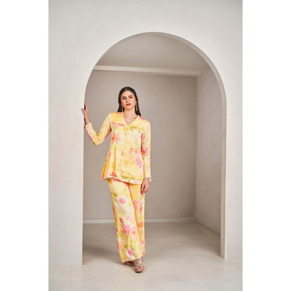 SAMMOHI BY MOKSHA & HIRAL Yellow Floral Co-Ord (Set of 2)
